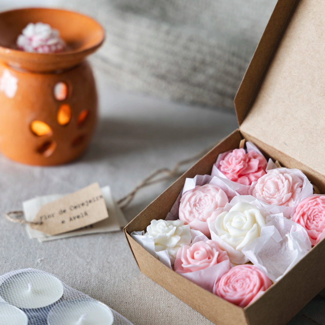 Kit Caixinhas de Flores Aromáticas + 6 Velas Rechaud