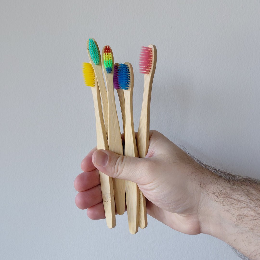 Kit 30 Escovas de Dentes de Bambu - Ecoleva