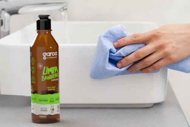Kit Banheiro - 1 Limpa Banheiro e 1 Faxinão Oxy